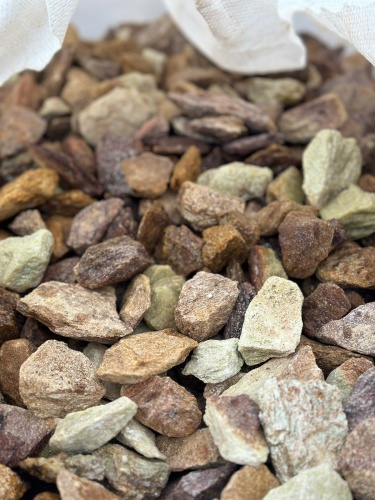 Златолит персиковый декоративная каменная крошка купить в Миньяре