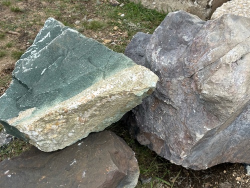 Камни для ландшафтного дизайна зелёные 10-60 килограмм купить в Миньяре