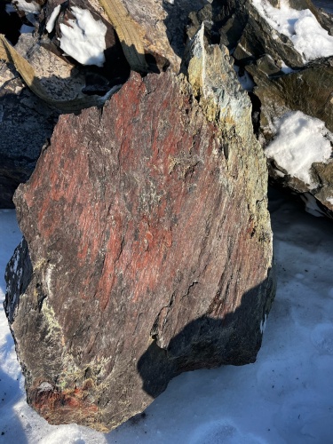 Ландшафтные глыбы красно-фиолетовые 200-1000 килограмм купить в Миньяре