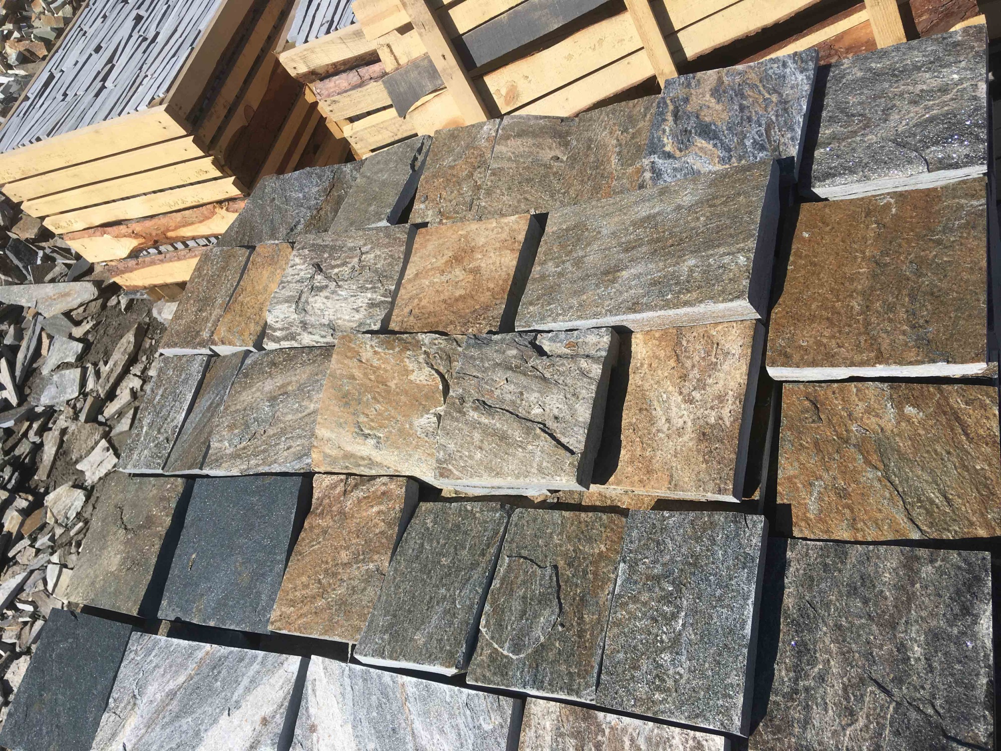 Плитка пилёная златолит Уральский для фасада купить в Миньяре