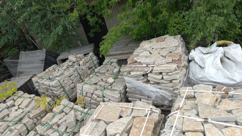 Плитняк гранитный галтованный купить в Миньяре