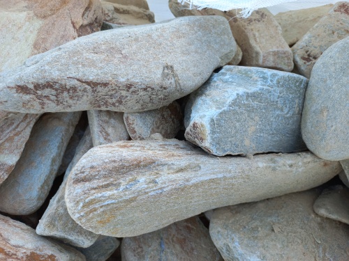 Златолит жёлтый, жёлто-зелёный глыбки и валуны для ланшафтного дизайна купить в Миньяре