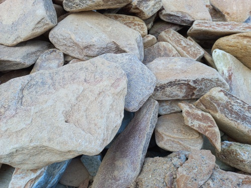 Златолит жёлтый, жёлто-зелёный глыбки и валуны для ланшафтного дизайна купить в Миньяре