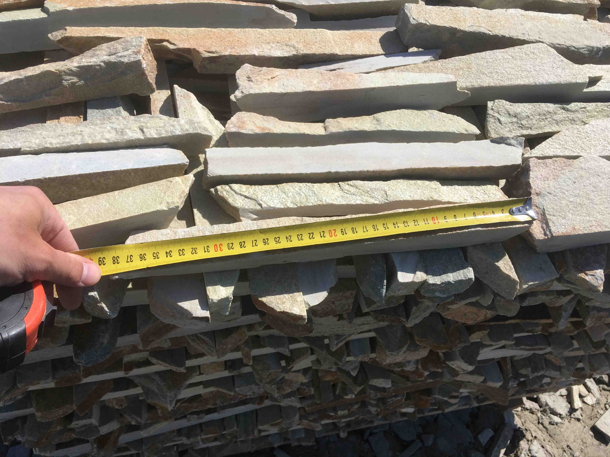 Горбушка златолит золотистый для облицовки купить в Миньяре