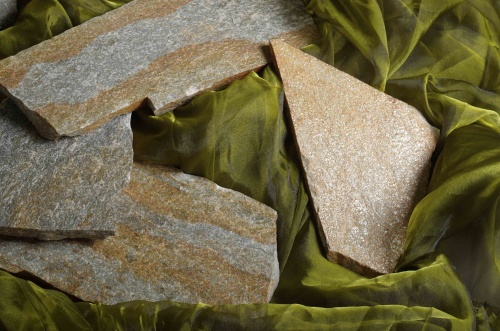 Плитняк златолит Уральский для цоколя, отмостки купить в Миньяре