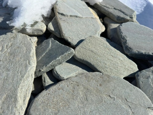 Плитняк златолит зелёный галтованный для цоколя купить в Миньяре