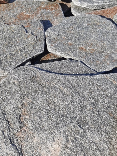 Златолит серебристый галтованный для лестниц купить в Миньяре