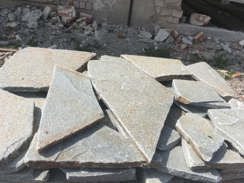 Златолит серебристый галтованный для лестниц купить в Миньяре